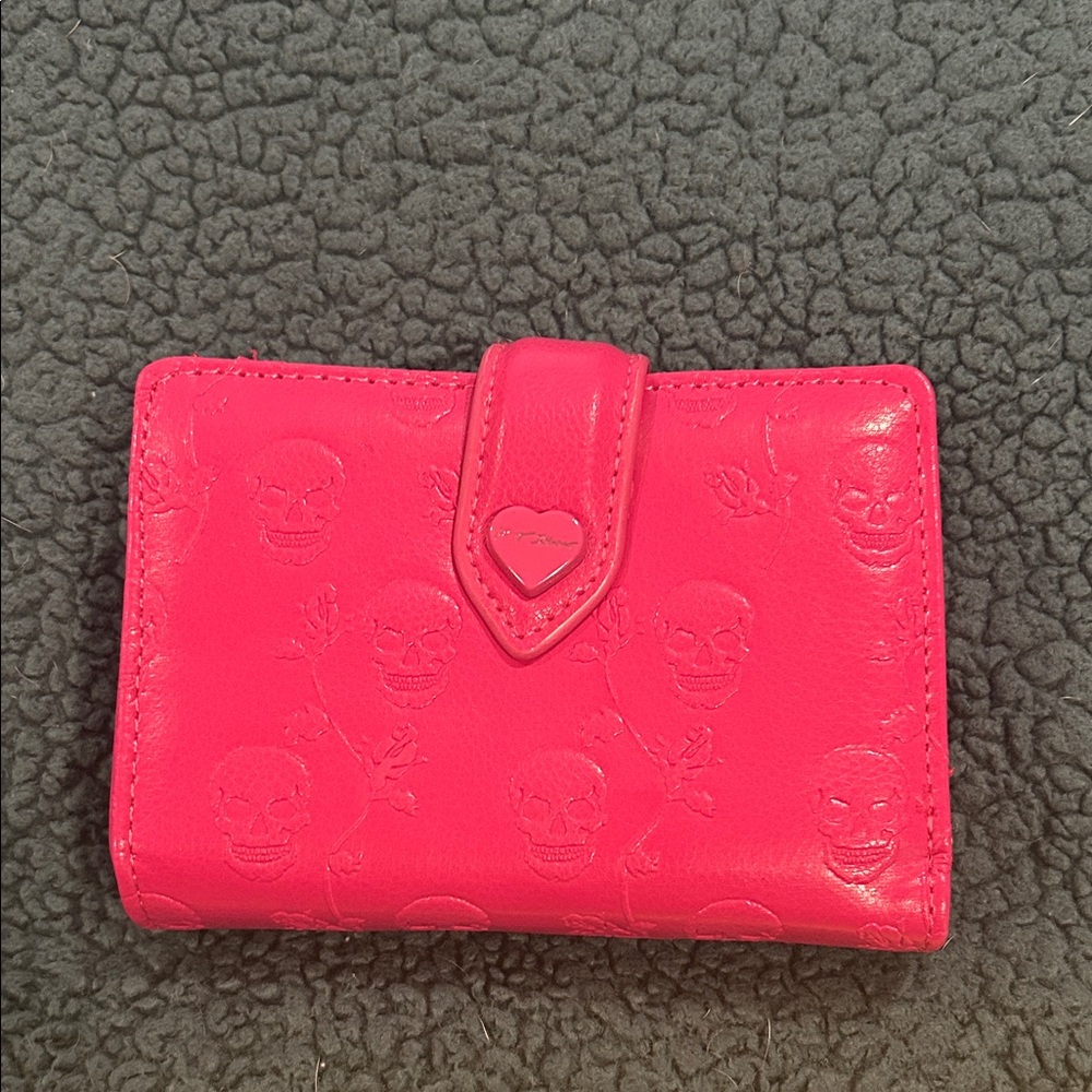 Betsy Johnson fish is pink skull wallet. New never used
